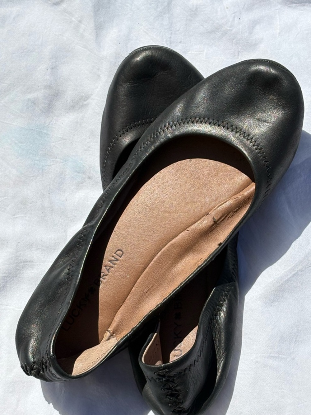 Lucky Brand Black Leather Ballet Flats with Elastic Heel - Picture 4 of 4